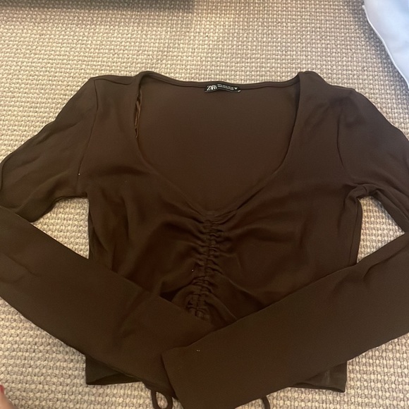 Zara Rouched Front Top - Picture 3 of 3